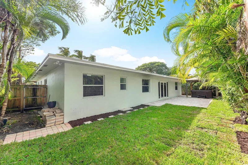 3203 Dover Rd, Hillsboro Beach, Florida, United States. - Photo 29