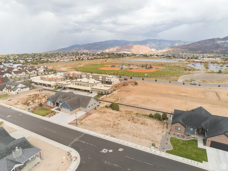 933 S CLIFFS DR 38, Cedar City, Utah, United States. - Photo 13