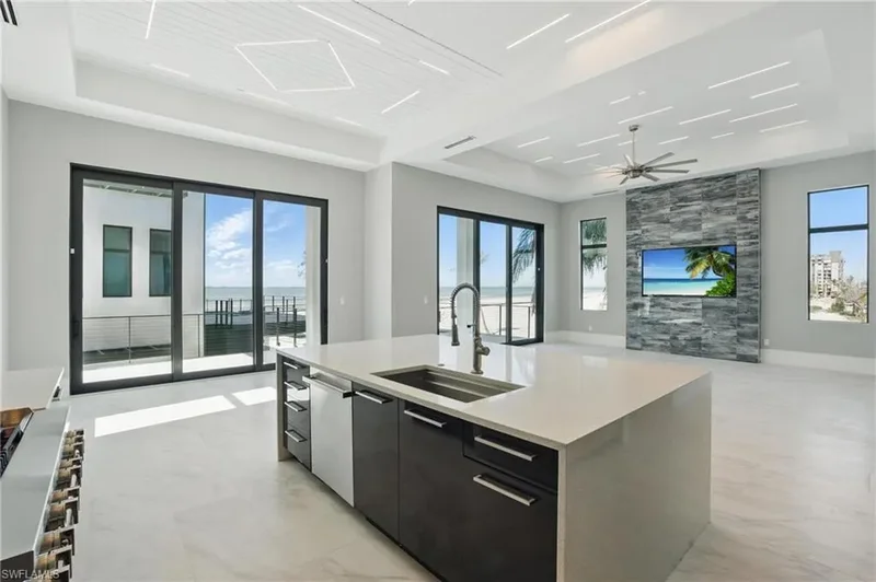 3050, Fort Myers Beach, Florida, United States. - Photo 16