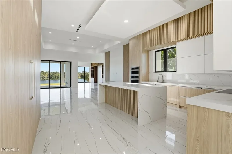 2532 CALOOSA SHORES DR, 33935, Florida, United States. - Photo 11
