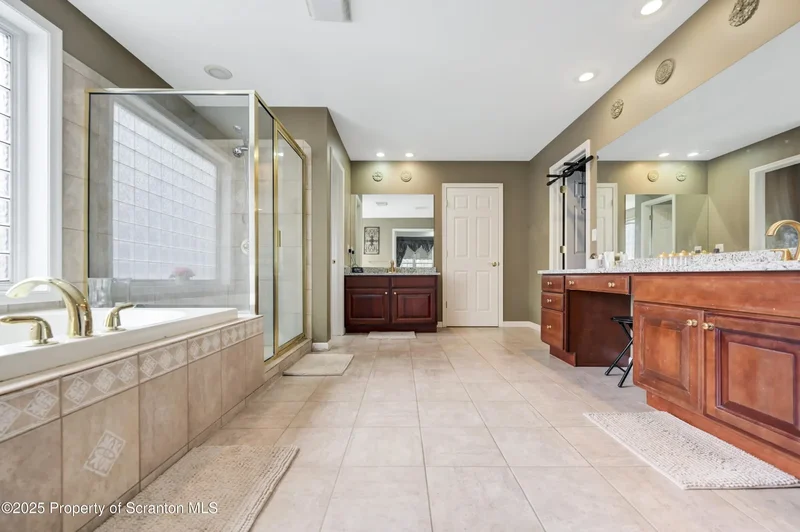 708 Clover Lane, Moscow, PA 18444, 18444, Pennsylvania, United States. - Photo 43