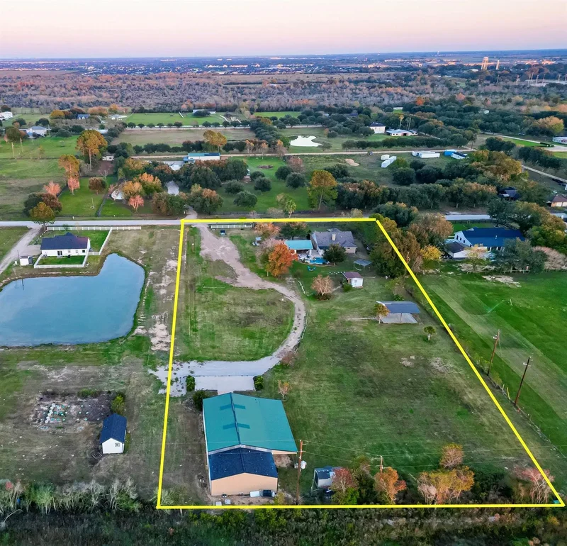 6710 S Mallard Drive, Fulshear, Texas, United States. - Photo 21