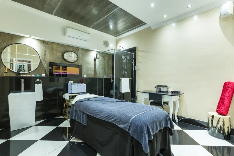 9 Bellevue Avenue, Constantia, Cape Town, SOUTH AFRICA, Cape Town, Western Cape, South Africa. - Photo 23