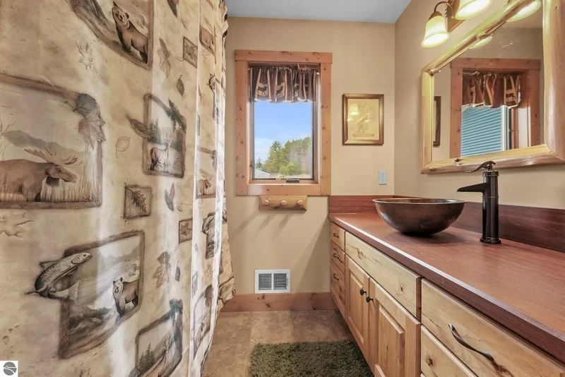 11660 Indian Road, Kewadin, MI 49648, Elk Rapids, Michigan, United States. - Photo 18