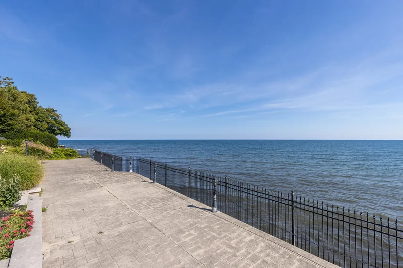 1092 Argyle Dr, Oakville, ON L6J 1A7, Canada, Oakville, Ontario, Canada. - Photo 3