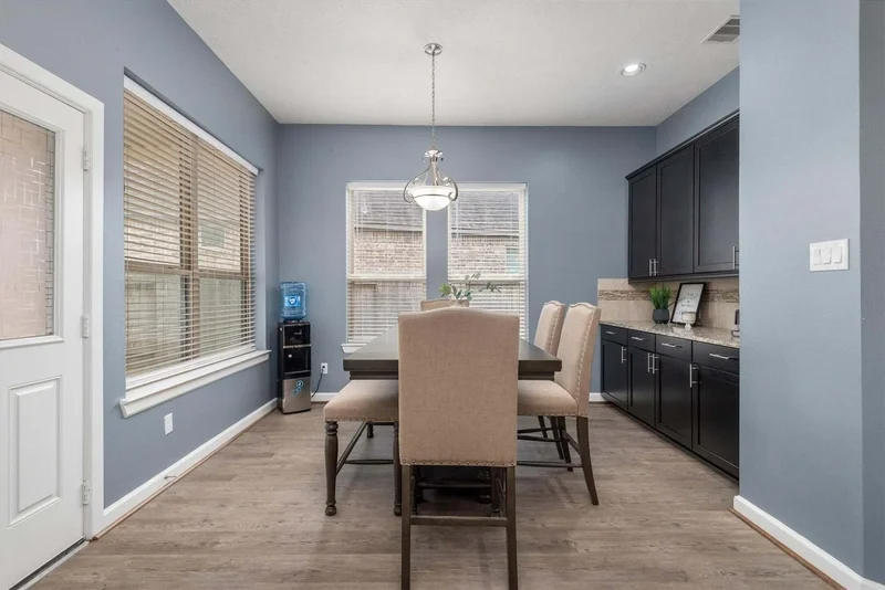 5 Bedrooms Single Family Detached