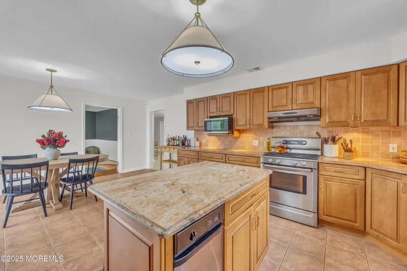 4 Takolusa Drive, Holmdel, NJ 07733, Holmdel, New Jersey, United States. - Photo 12
