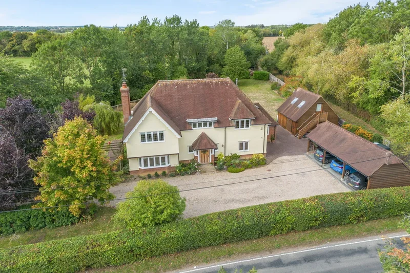 5 bedroom Detached House for sale in Chelmsford