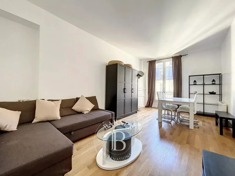 SOLE AGENT - Paris 8 - Boetie - 1-bed apartment