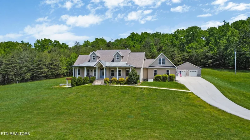 3 Bedrooms Single Family Detached