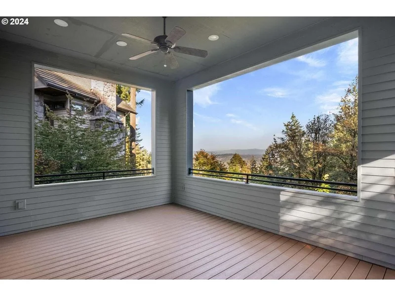 3534 SW Gale Ave, Portland, OR 97239, Portland, Oregon, United States. - Photo 42