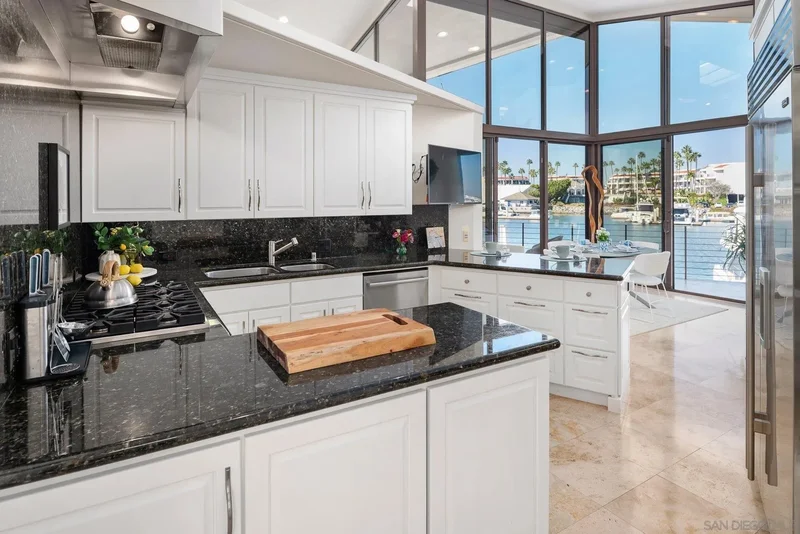 25 The Point, Coronado, California, United States. - Photo 59