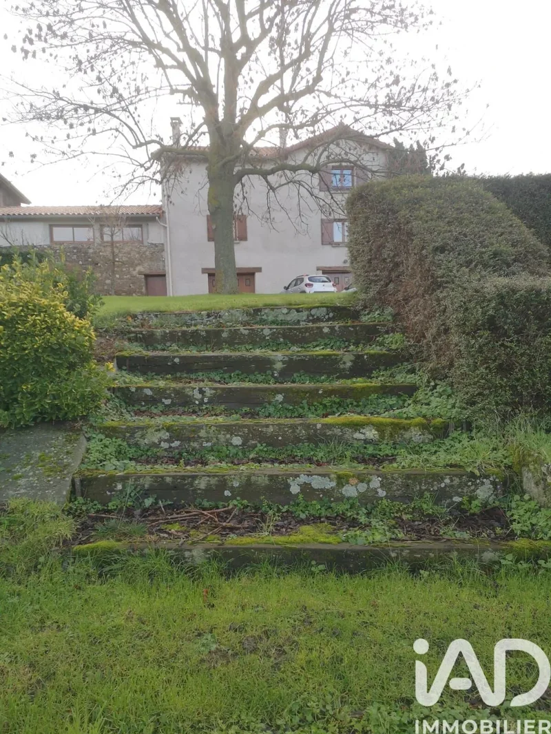 Farnay, Auvergne-Rhône-Alpes, France. - Photo 10