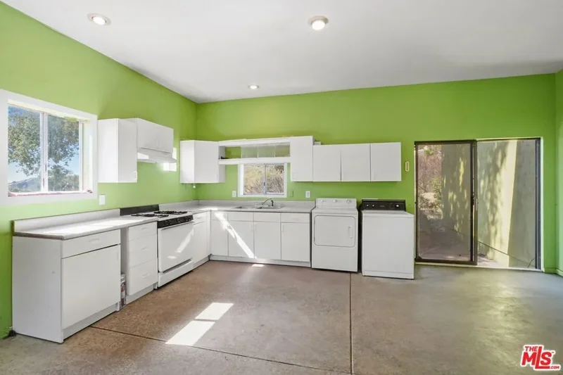 190 Loma Metisse Road, Malibu, California, United States. - Photo 38