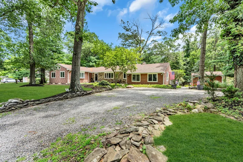 14 Copperfield Court, Eatontown, NJ 07724, Tinton Falls, New Jersey, United States. - Photo 42