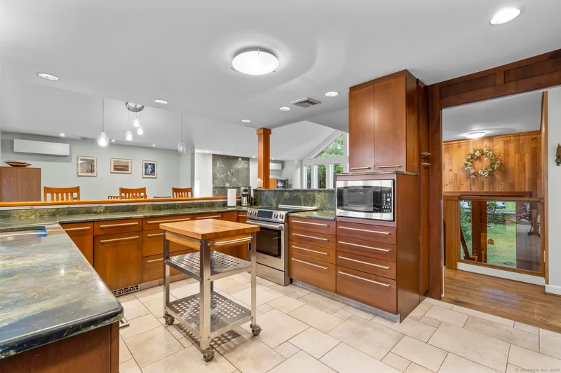 44 Echo Lane, Glastonbury, Connecticut, United States. - Photo 3