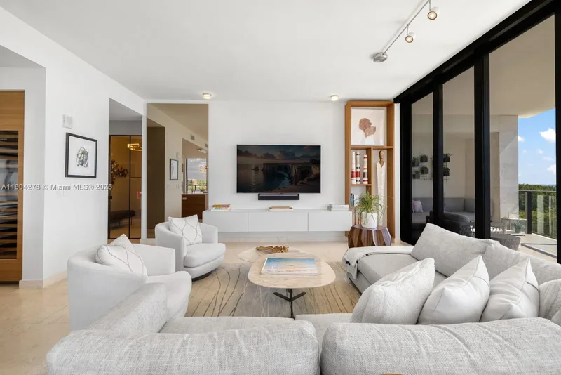 3581 E Glencoe St 501, Miami, Florida, United States. - Photo 13