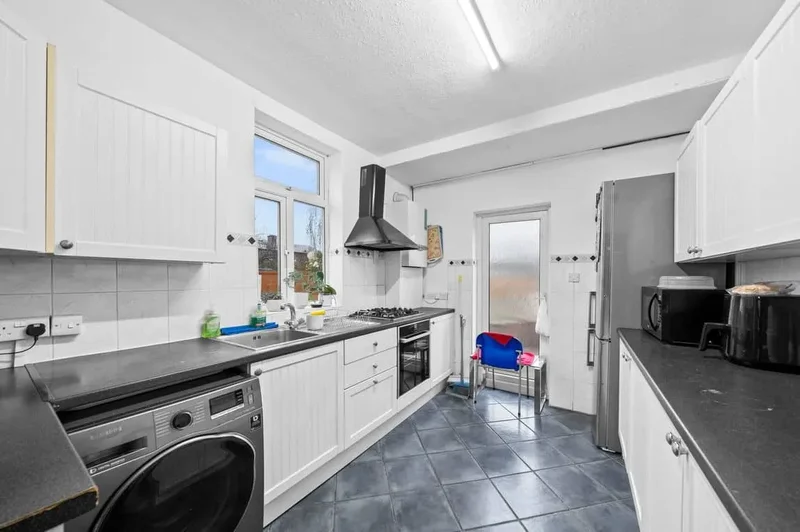 Peter Avenue, London, NW10, London, England, United Kingdom. - Photo 6