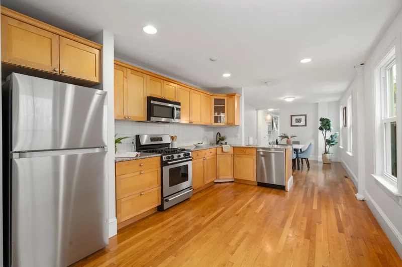 97  Mystic Street , Arlington, MA 02474, Arlington, Massachusetts, United States. - Photo 3