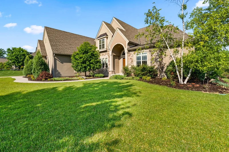 4690 Bradon Trail E , Brookfield, WI 53045, Brookfield, Wisconsin, United States. - Photo 22