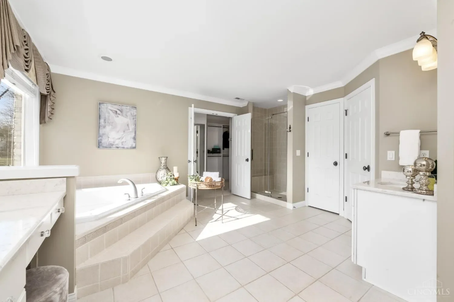 5760 Kugler Mill Road, Sycamore Twp, OH 45236, Cincinnati, Ohio, United States. - Photo 26