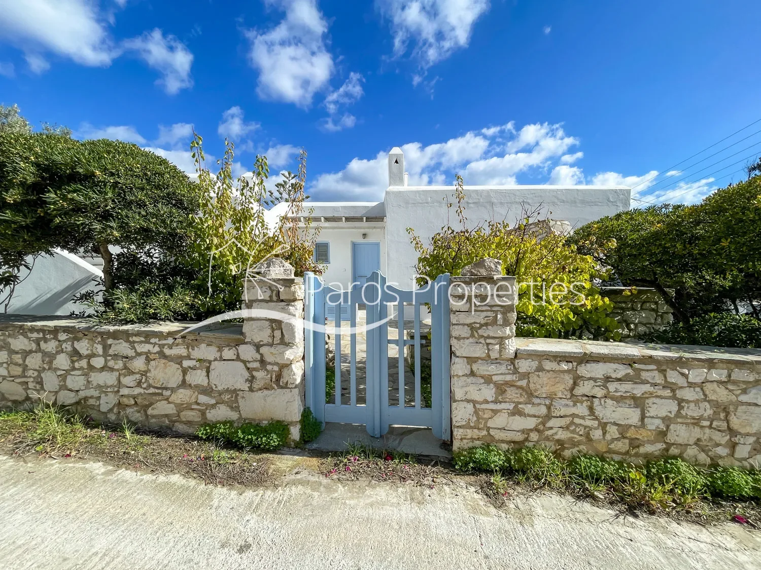 Exterior photo 2