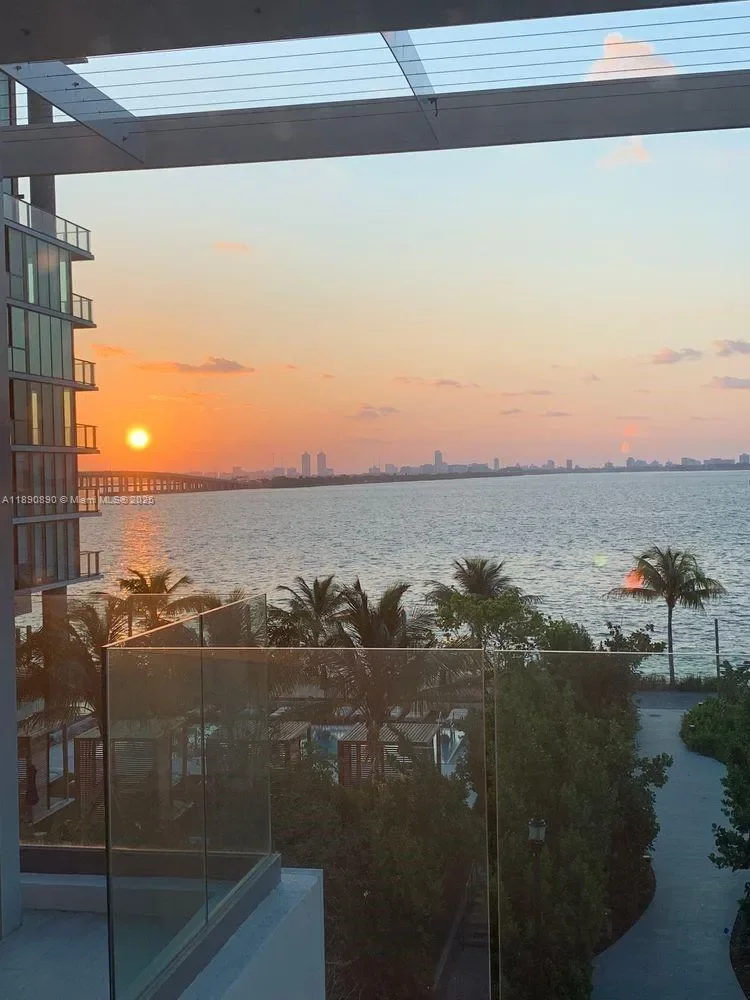 650 NE 32nd St BH7, Miami, Florida, United States. - Photo 25
