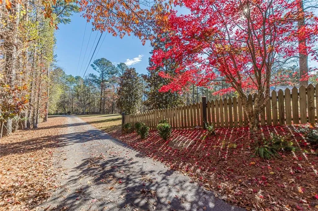 5752 W PHILLIPS MILL Road, Douglasville, Georgia, United States. - Photo 79