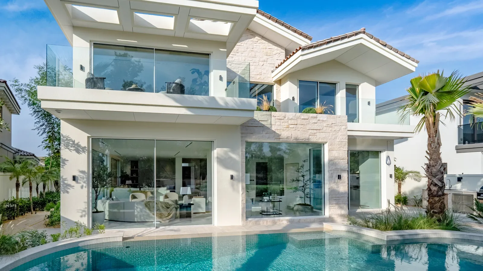 Exterior photo 5