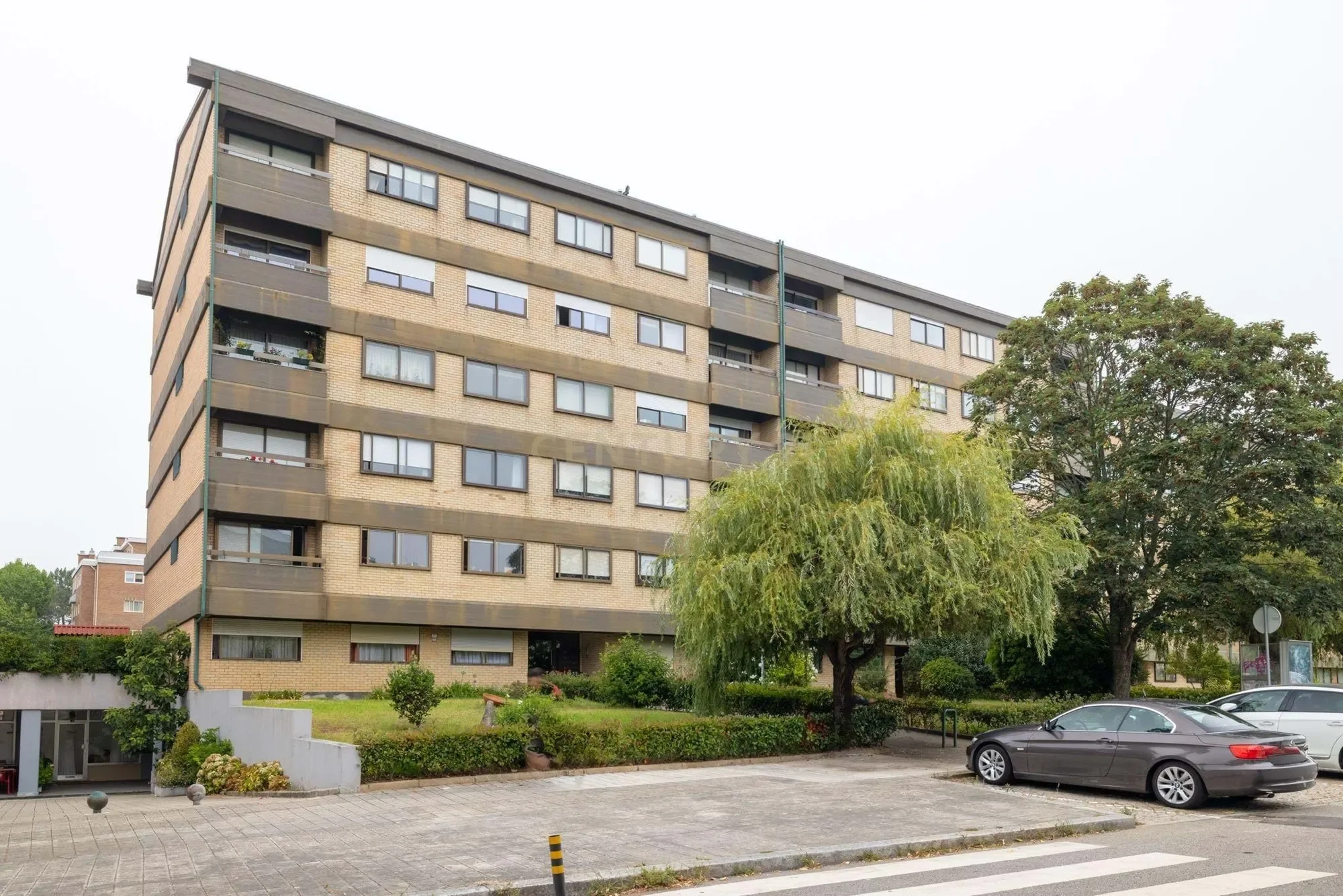 Exterior photo 5
