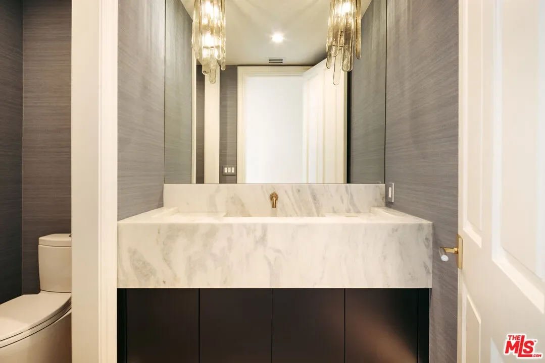 20608 Chatsboro Dr, Los Angeles, California, United States. - Photo 11