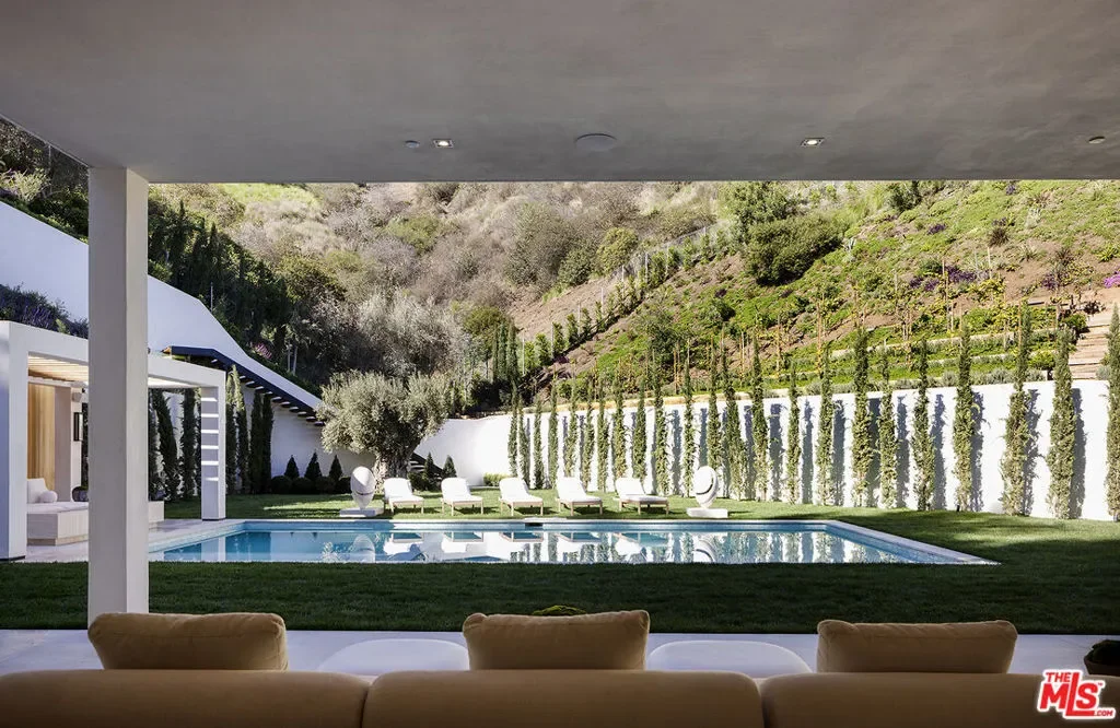 1165 Somera Road, Los Angeles, California, United States. - Photo 36