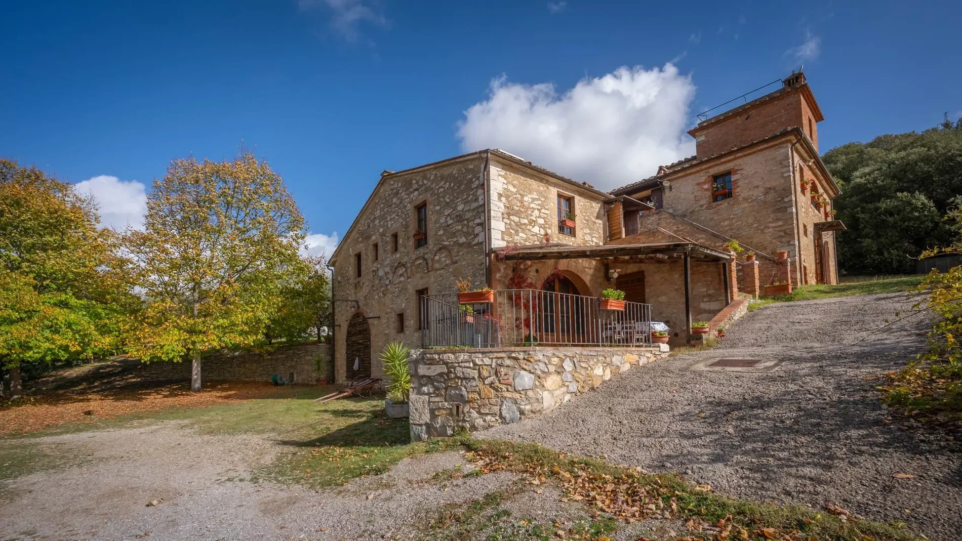 Exterior photo 9