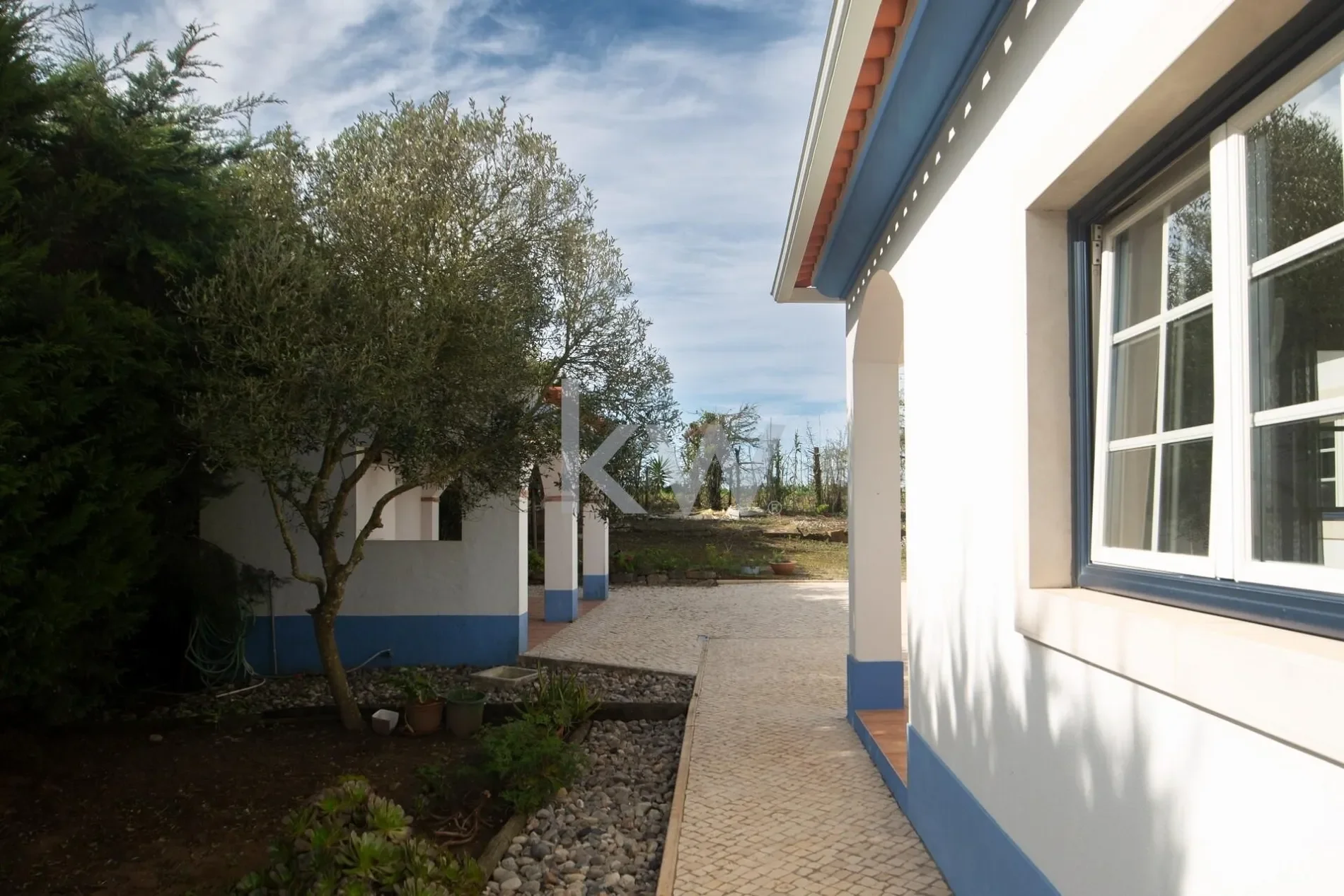 Exterior photo 10