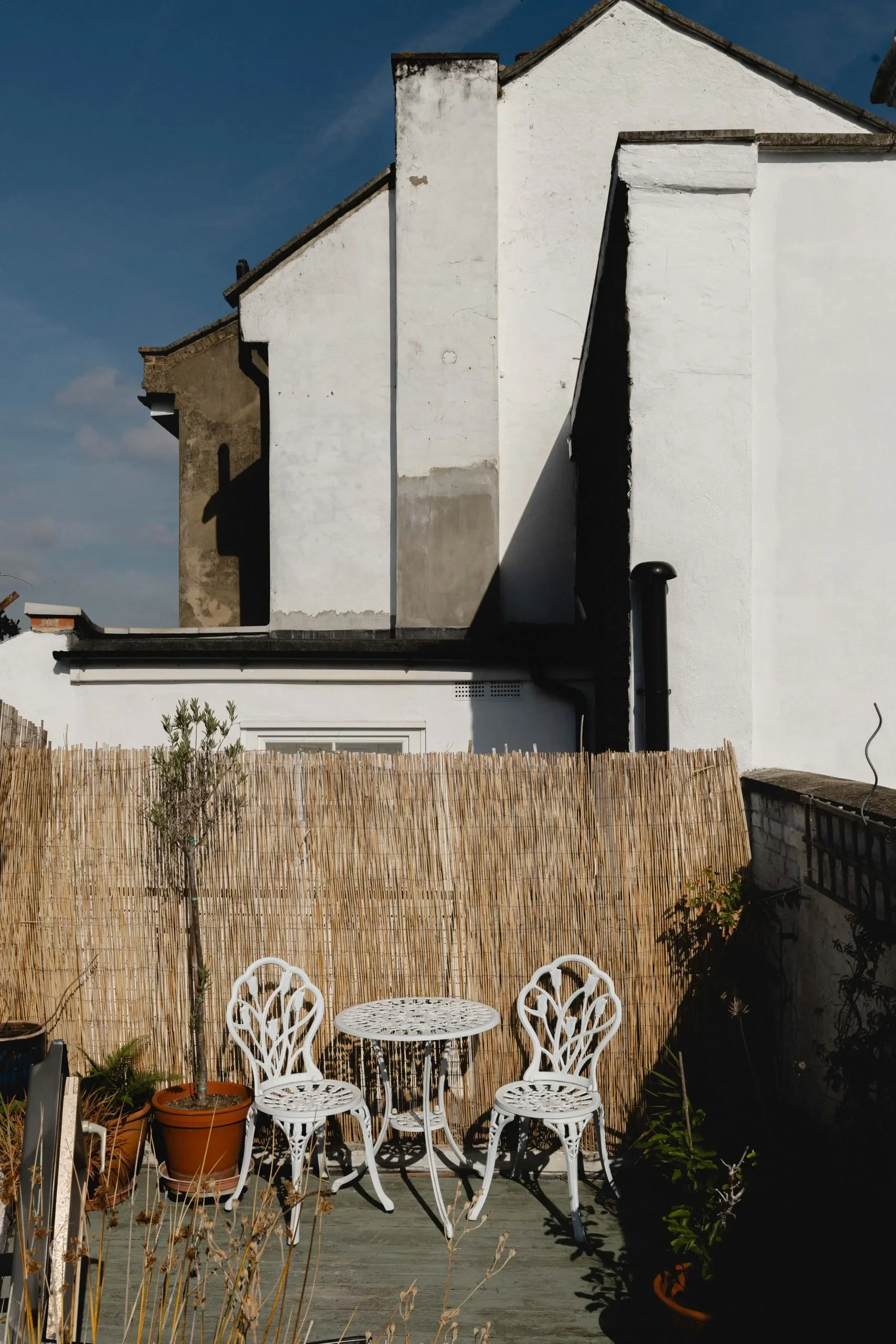 Exterior photo 1