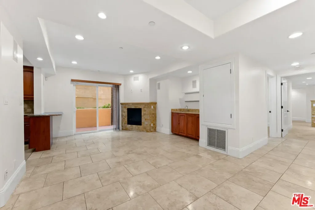 16123 W Sunset Boulevard 101, Los Angeles, California, United States. - Photo 16