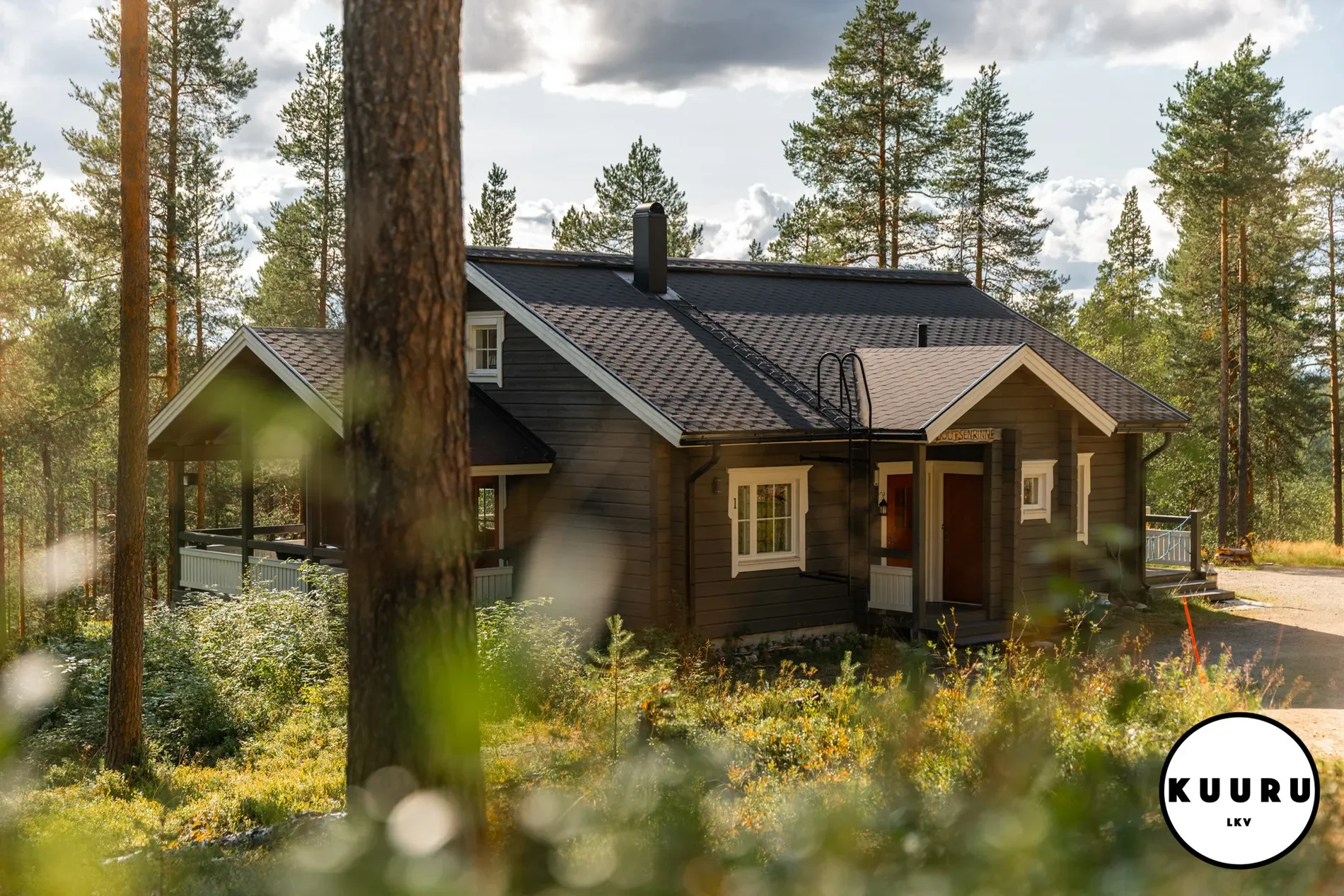 Exterior photo 4