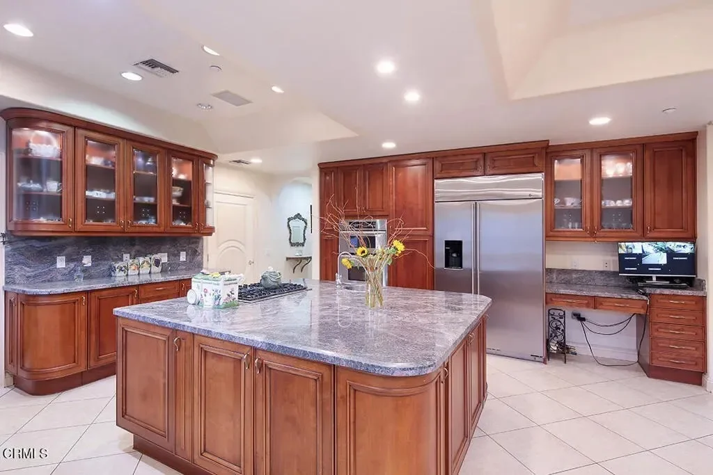 426 N Canyon Boulevard, Bradbury, California, United States. - Photo 16