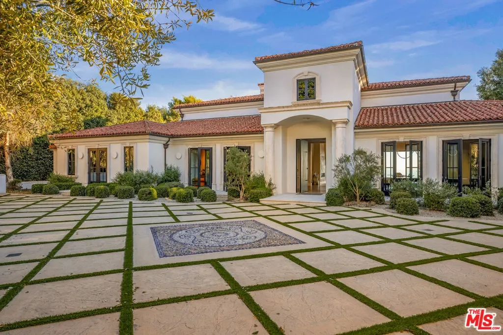 24824 Pacific Coast Highway, Malibu, California, United States. - Photo 16