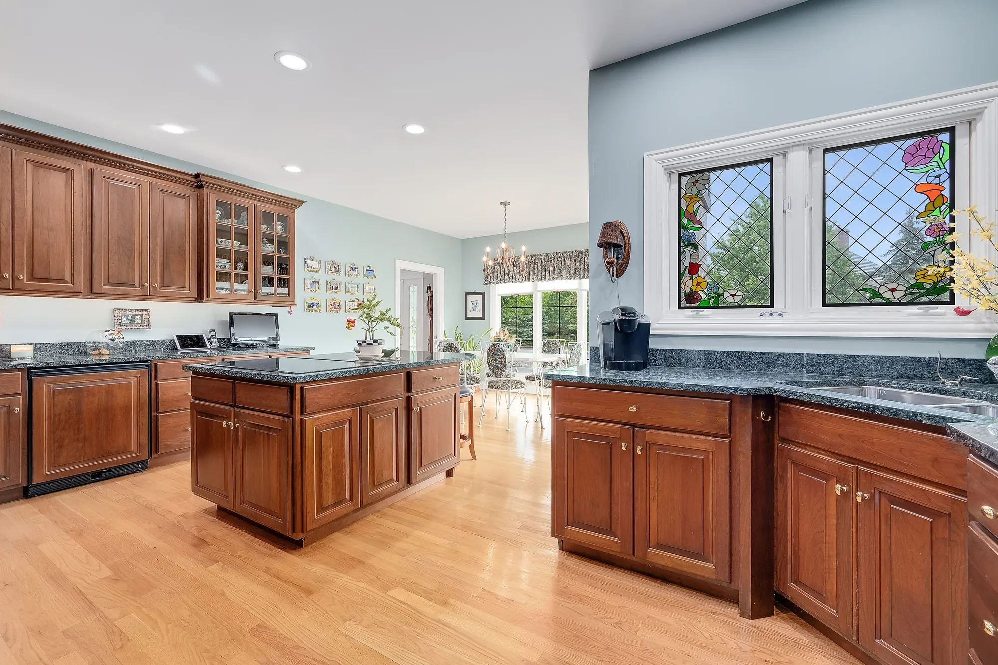 802 Kenmare Drive , Burr Ridge, IL 60527, Burr Ridge, Illinois, United States. - Photo 32