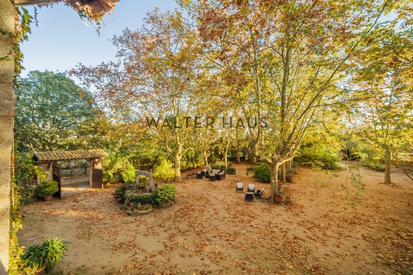Exterior photo 9