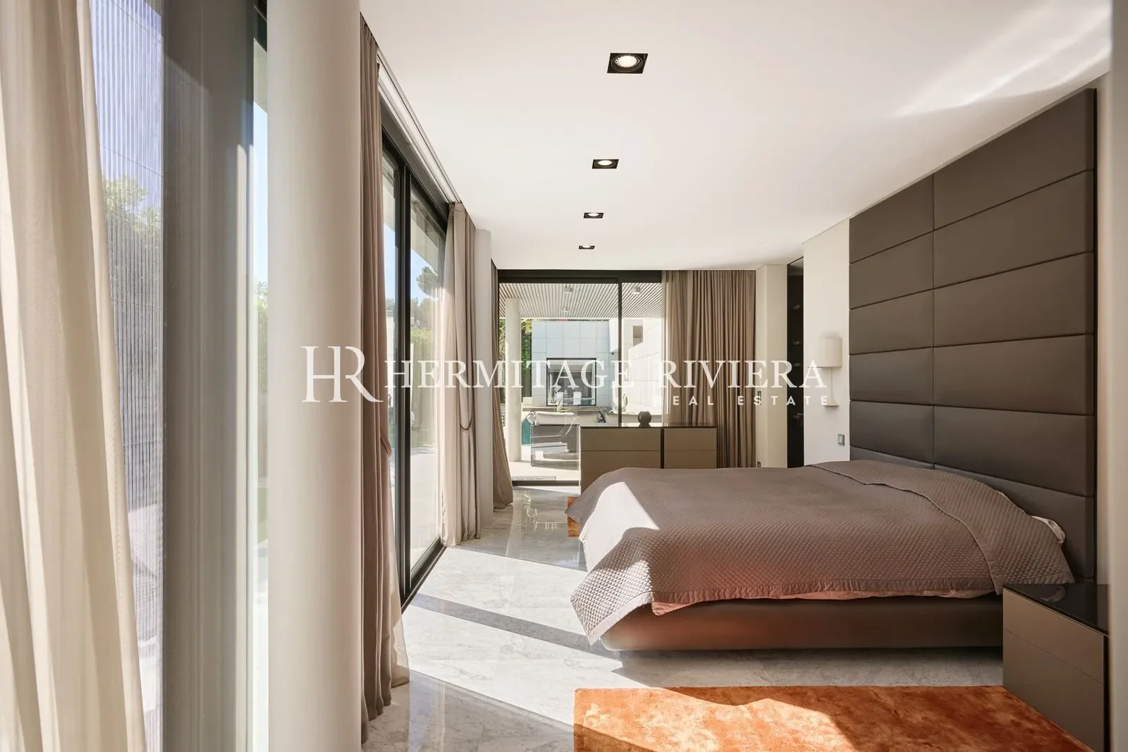 Gallery photo 12