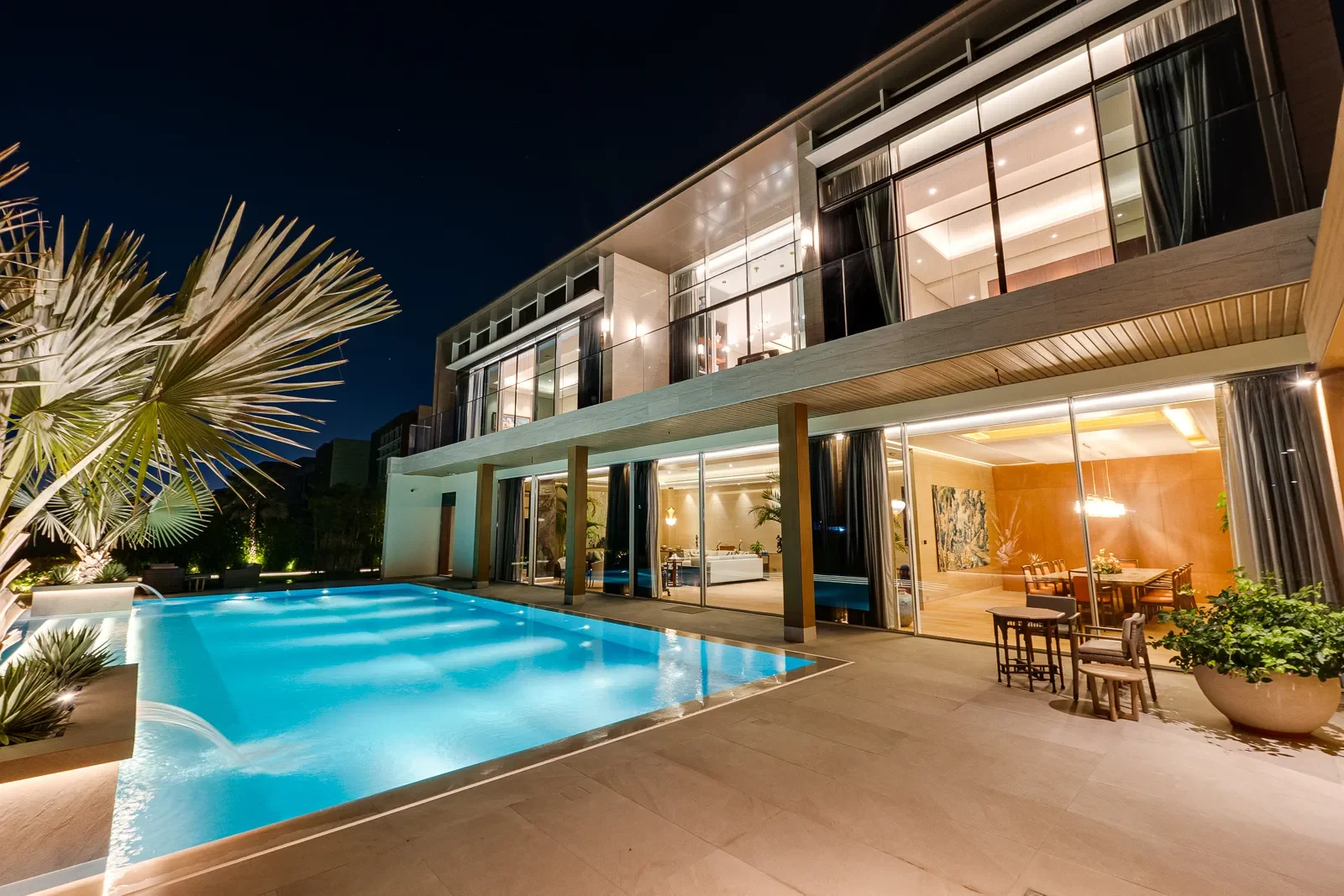 Exterior photo 3