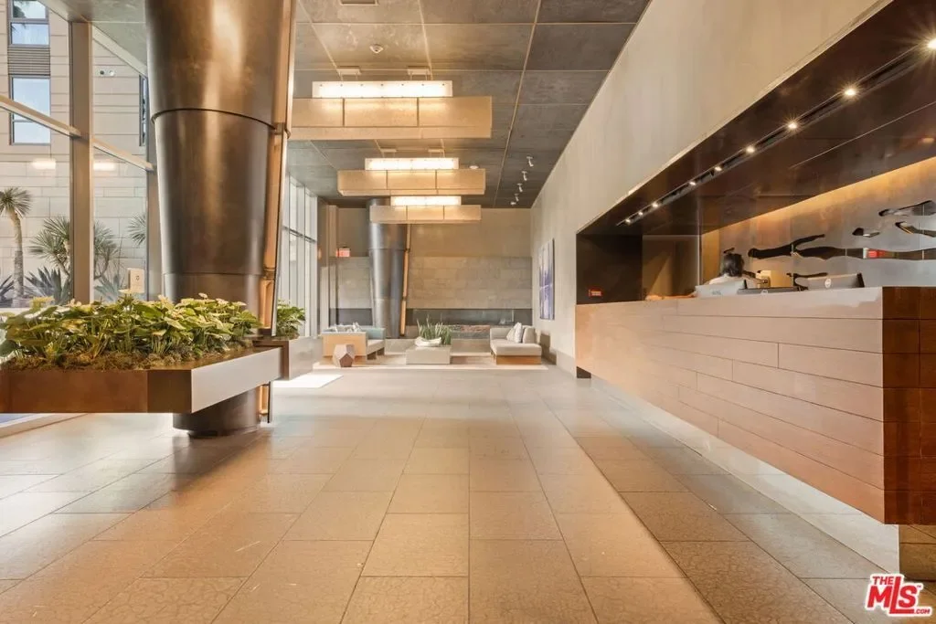 1755 Ocean Avenue 412, Santa Monica, California, United States. - Photo 26
