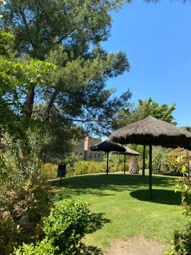 Exterior photo 5