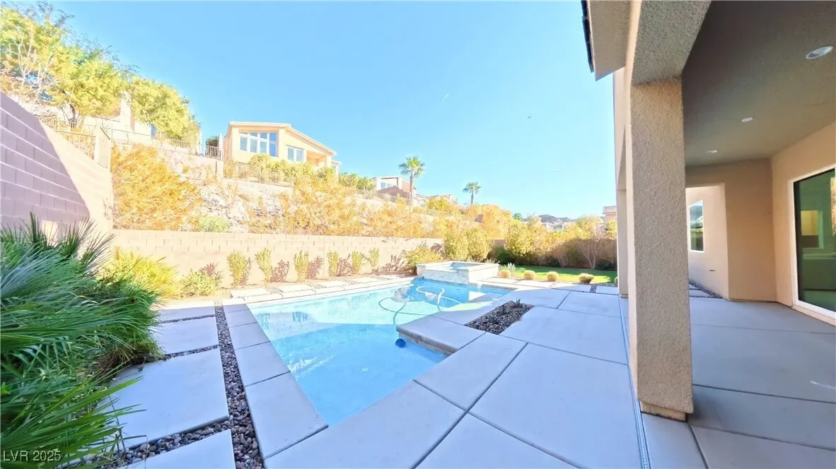 8 Vista Outlook Street, Henderson, Nevada, United States. - Photo 25