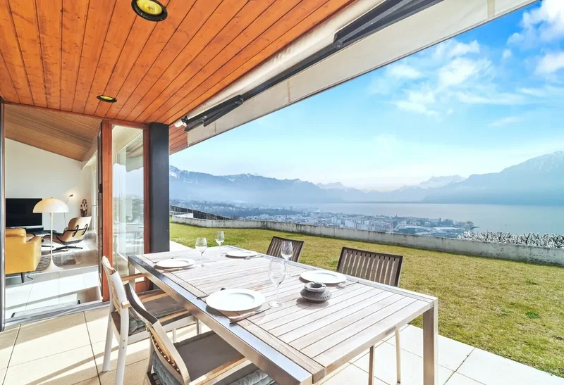 Corseaux, Vaud, Switzerland. - Photo 8