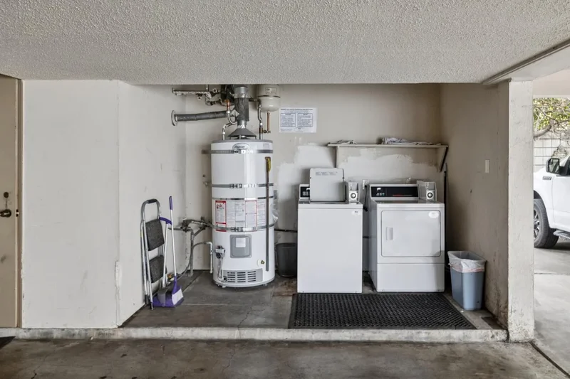 121 Lorton Avenue, Burlingame, California, United States. - Photo 9