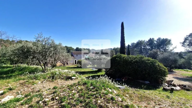 L'Isle-sur-la-Sorgue, Provence-Alpes-Côte d'Azur, France. - Photo 14