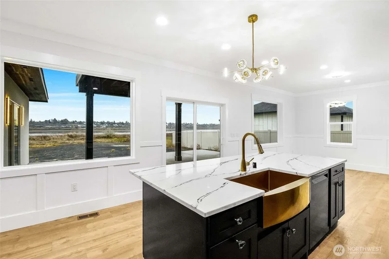 1515 W Lakeside Dr, Moses Lake, WA 98837, Moses Lake, Washington, United States. - Photo 15